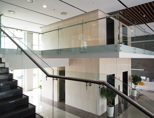 Glass balustrading Img